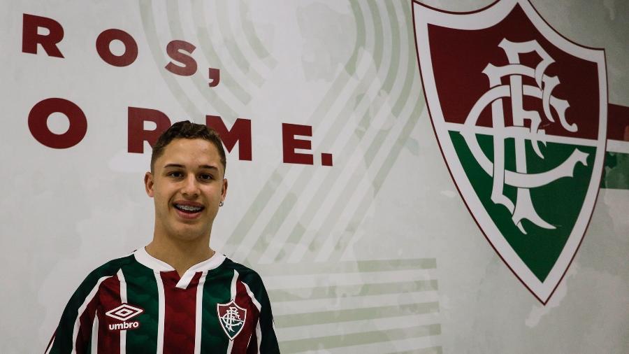 Meia Arthur, de 15 anos, assinou pré-contrato profissional com o Fluminense - Daniel Perpetuo/FFC