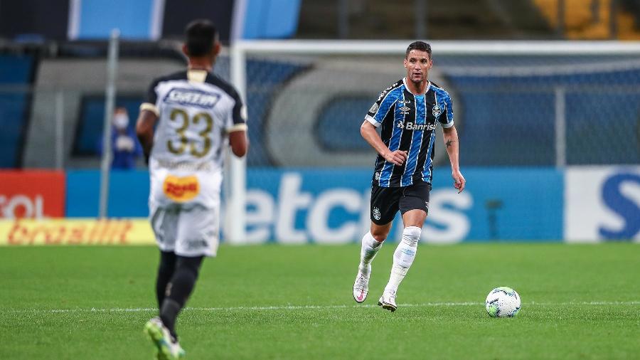 Thiago Neves ainda não foi informado sobre o plano do clube de romper contrato - Lucas Uebel/Grêmio