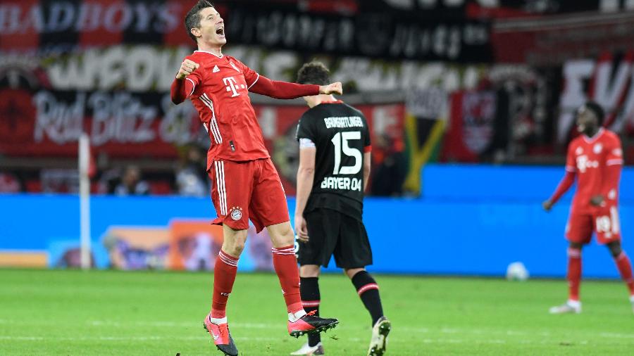 Lewandowski marcou o gol do Bayern no fim da partida - BERND THISSEN/AFP