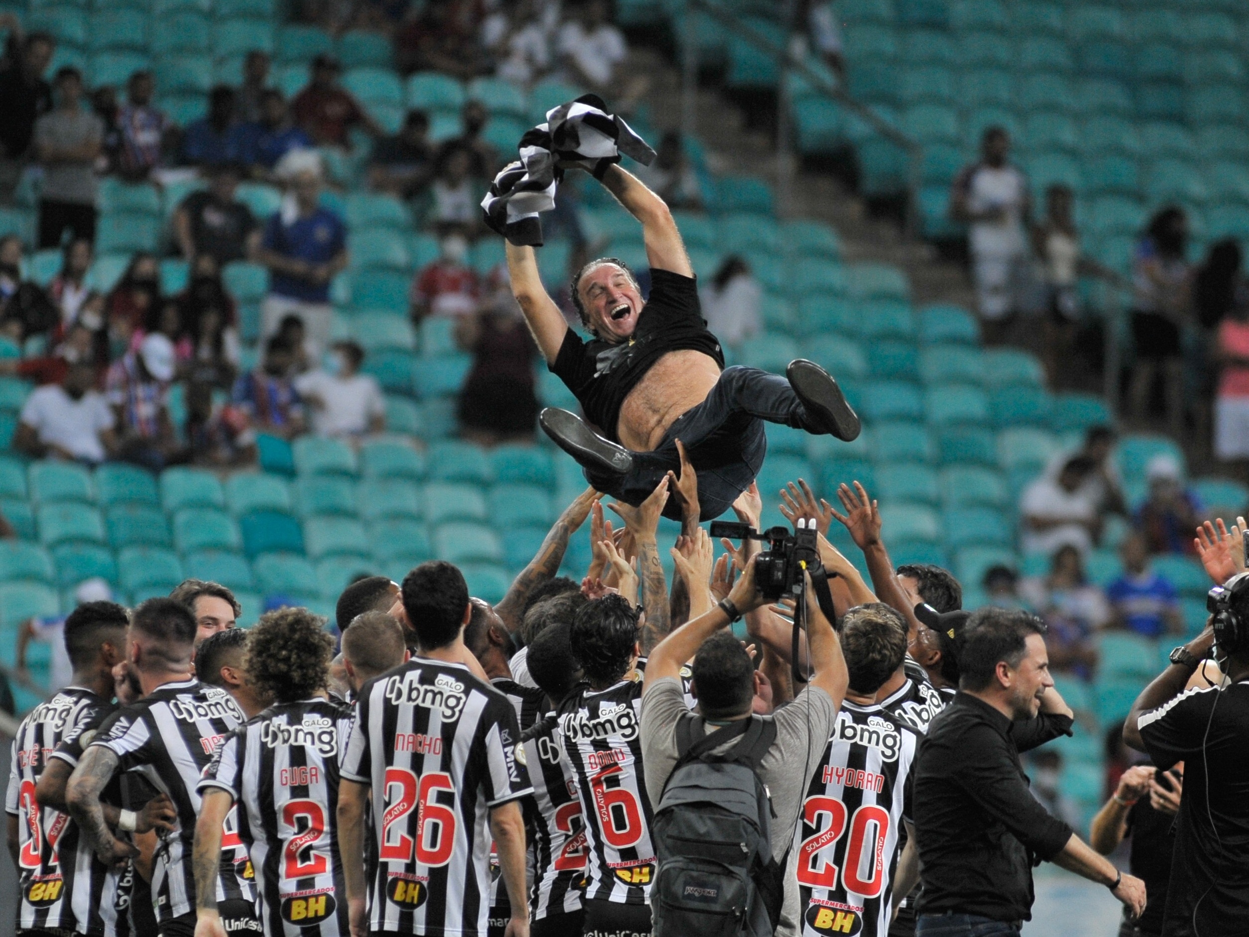 Fica ou cai? Jogo desta noite contra o Juventude coloca o prestígio do Cuca  com a massa do Galo em xeque