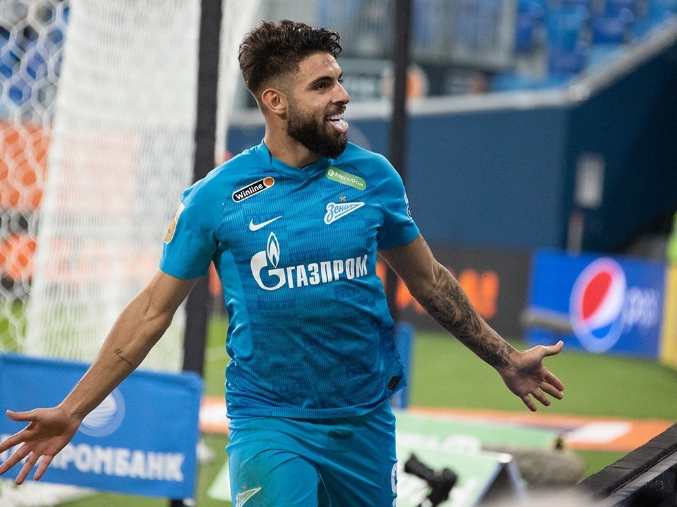 Zenit vence e cola no líder com assistências de Wendel e gol de