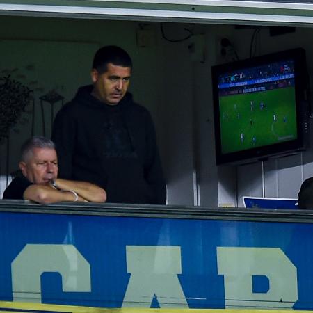Juan Roman Riquelme, vice-presidente do Boca Juniors, no camarote da Bombonera durante jogo em abril de 2022