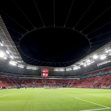 O Bayer Leverkusen anunciou que adotou à campanha "Luisa está aqui" na BayArena - Christof Koepsel/Getty