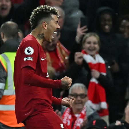 Roberto Firmino comemora o 7º gol do Liverpool contra o United - Paul Ellis/AFP