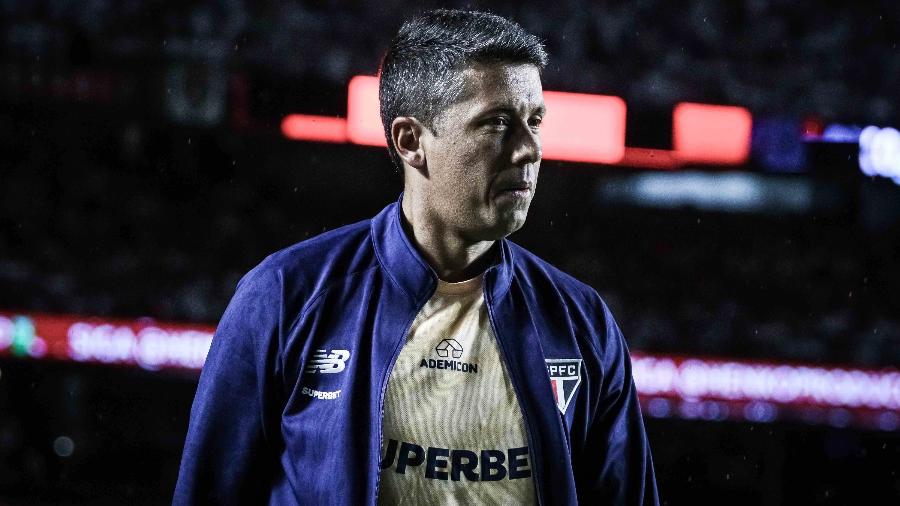 Thiago Carpini comanda o São Paulo