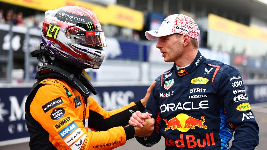 Lando Norris cumprimenta Max Verstappen após a classificação do GP do Japão
