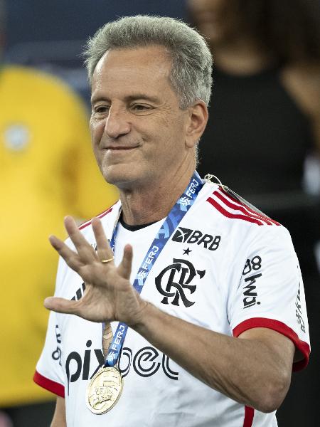 Rodolfo Landim, presidente do Flamengo, durante premiação do título do Carioca de 2024