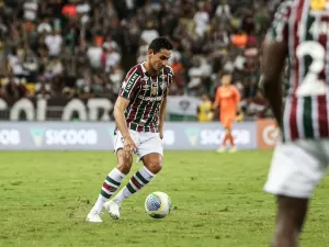 Ganso dá razão às vaias da torcida do Fluminense em empate: 'No direito'