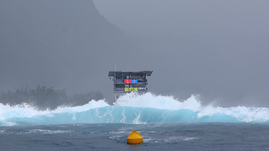 Mau tempo em Teahupoo, no Taiti, na disputa do surfe nos Jogos Olímpicos