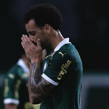 Felipe Anderson se lamenta durante jogo entre Palmeiras e Flamengo, pela Copa do Brasil