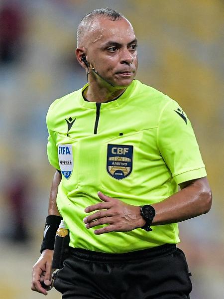 Wilton Pereira Sampaio foi o árbitro de Flamengo x Corinthians, duelo da Copa do Brasil - Thiago Ribeiro/AGIF