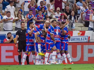 Fortaleza vence o Vasco em casa e cola na briga pelo título do Brasileiro