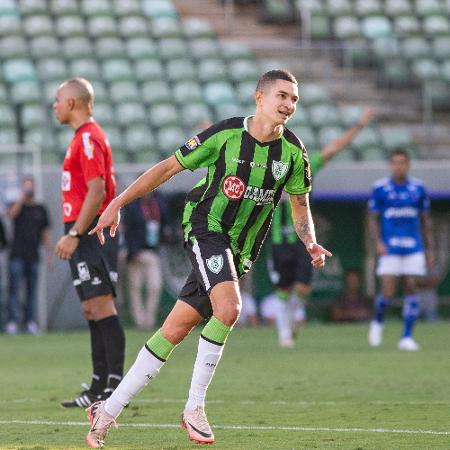 Marlon comemora gol do América-MG contra o Cruzeiro, pela semifinal do Mineiro
