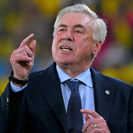 Carlo Ancelotti, técnico da seleção brasileira, durante jogo contra o Equador Carlo Ancelotti, técnico da seleção brasileira, durante jogo contra o Equador