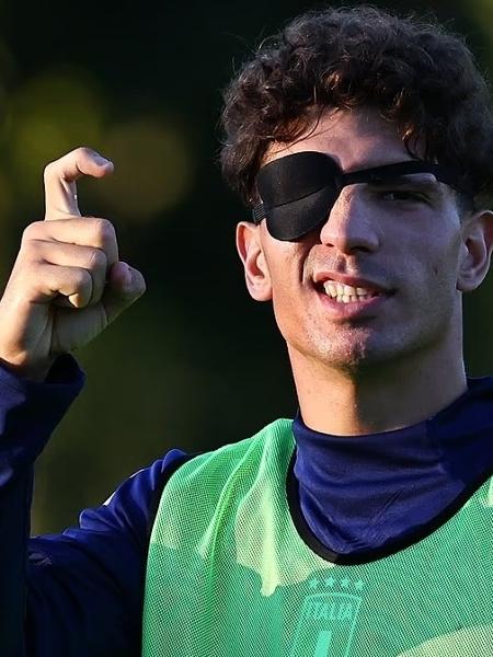 Jogadores da Itália têm usado um tapa-olhos durante treinamentos para Euro sub-21