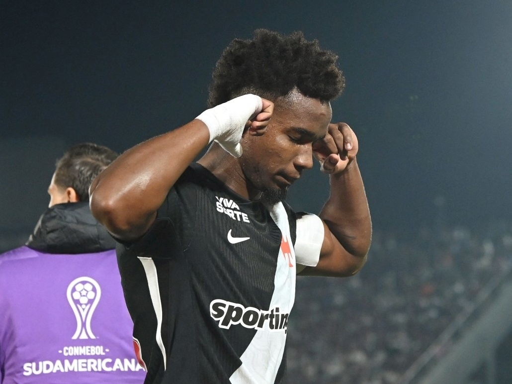 Vasco supera golaço, atropela Olimpia de virada e avança às quartas da Sula