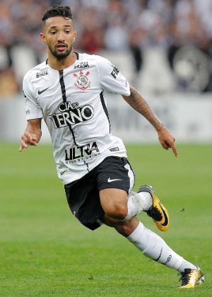 Corinthians obtém retomada após alterações e ressalta força na reta final