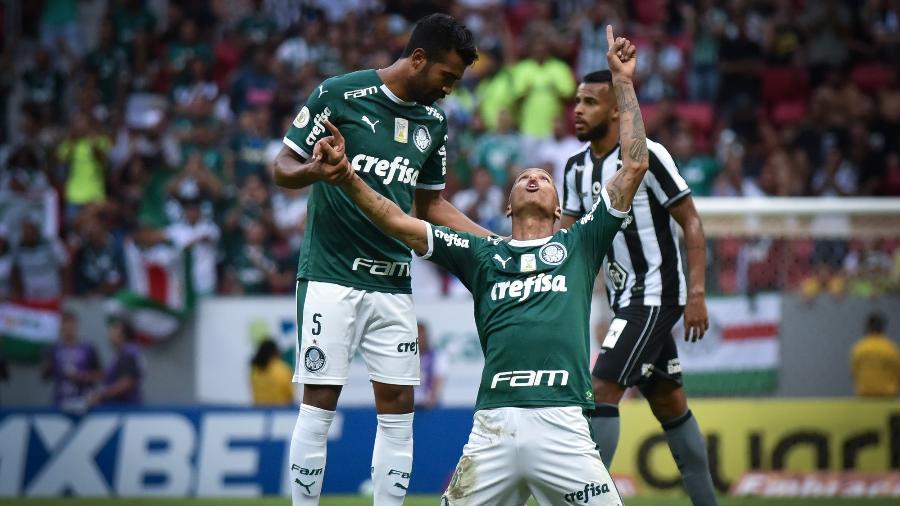 Deyverson do Palmeiras comemora pênalti marcado para o Palmeiras durante partida contra o Botafogo - Andre Borges/AGIF