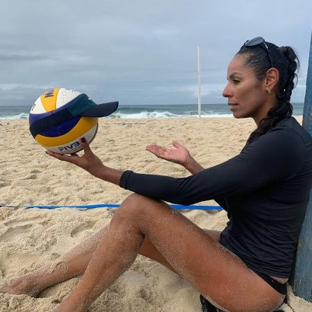 Paula Pequeno inicia carreira no vôlei de praia - Reprodução/Instagram