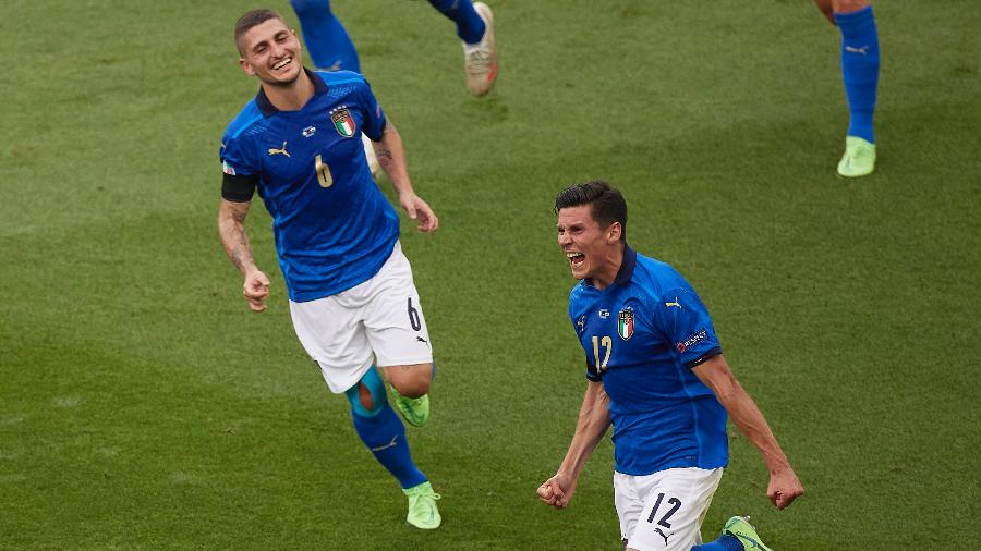Pessina celebra ao lado de Verratti gol marcado pela Itália diante do País de Gales; os dois países estão nas oitavas - Emmanuele Ciancaglini/Quality Sport Images/Getty Images