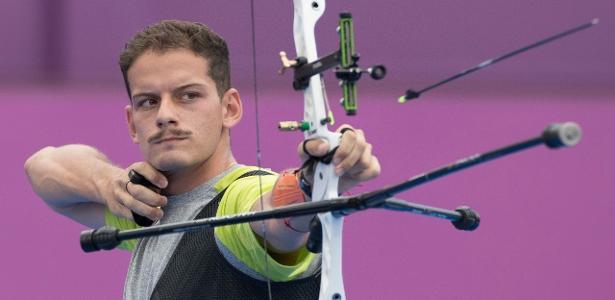 Marcus D’Almeida stops in the octaves of archery