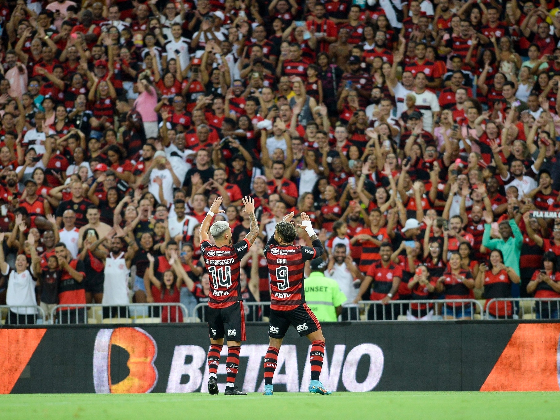 ense está entre os titulares do Flamengo na estreia do Cariocão