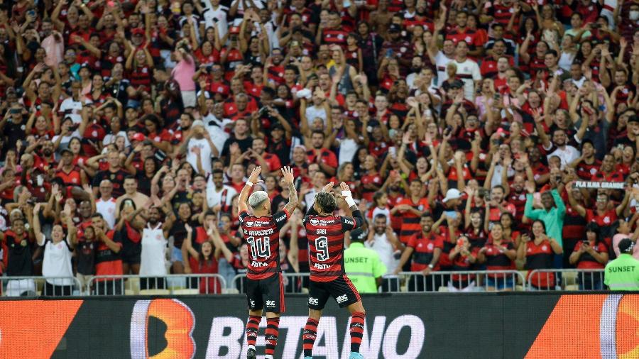 Gabigol e Arrascaeta, do Flamengo, celebram gol contra o Bangu, pelo Carioca: 6 a 0 - Marcelo Cortes / Flamengo