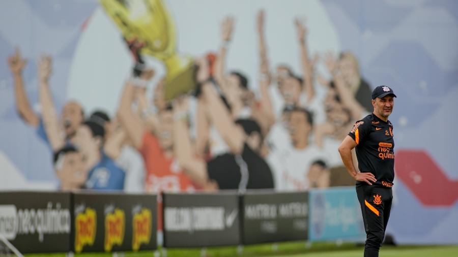 Vítor Pereira, técnico do Corinthians, em treino realizado nesta quinta-feira (7) - Rodrigo Coca/Corinthians