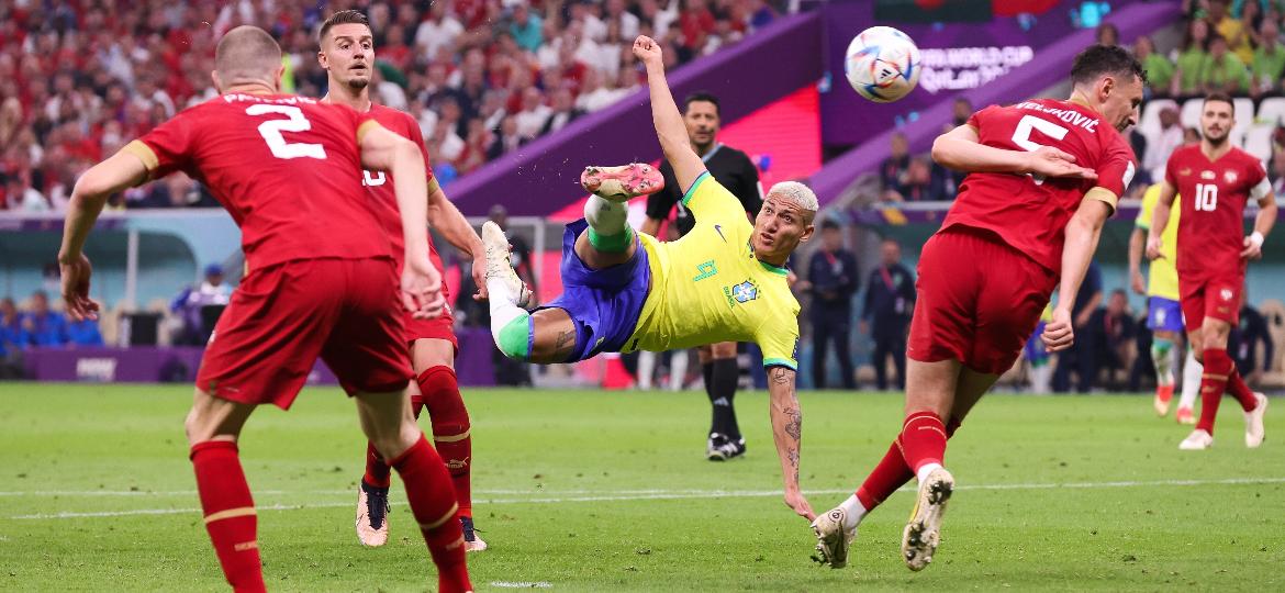 Richarlison faz golaço de voleio na partida entre Brasil e Sérvia pela Copa do Mundo do Qatar - Alex Livesey - Danehouse/Getty Images