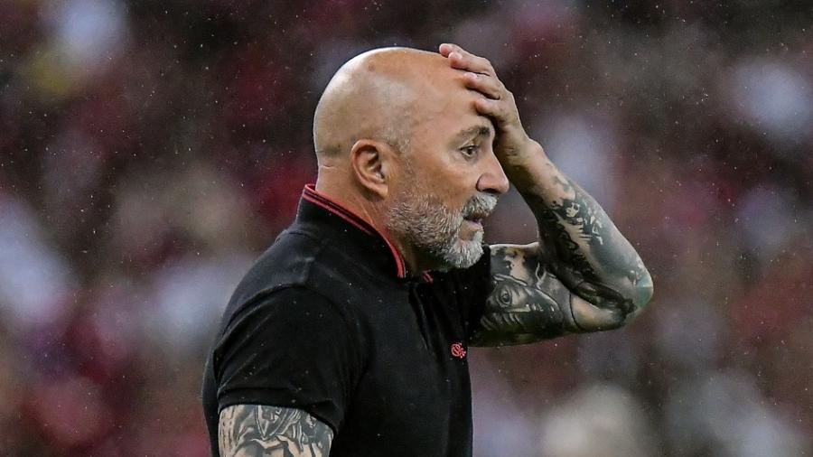 Jorge Sampaoli se lamenta durante Flamengo x São Paulo