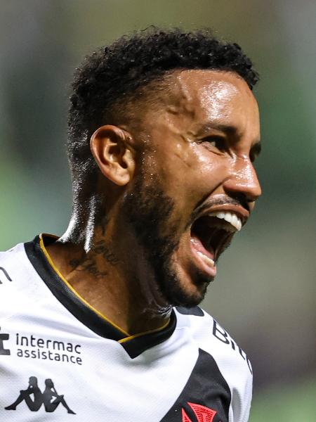 Jair rompeu o ligamento do joelho esquerdo no dia 4 de fevereiro e desde então está fora dos campos no Vasco