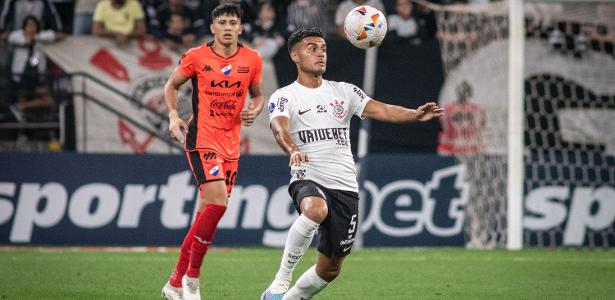 Corinthians busca reabilitar volante contratado por R$ 43 milhões: 