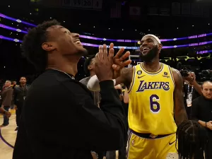 Lakers escolhem Bronny, e LeBron realizará sonho de jogar com o filho na NBA