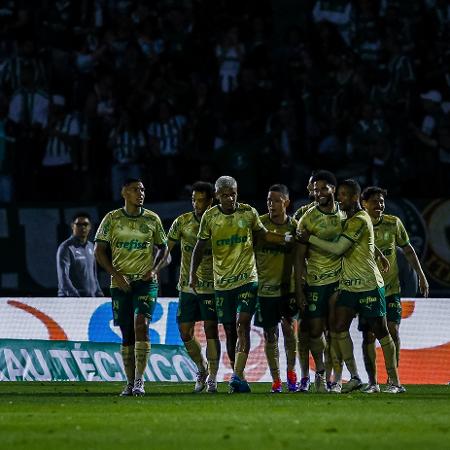 Jogadores do Palmeiras durante confronto diante do Cuiabá, pelo Campeonato Brasileiro