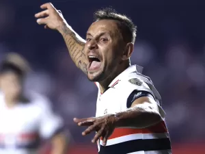 São Paulo: Rafinha quer seguir atuando em 2025 e deve discutir renovação