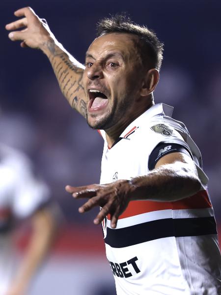 Rafinha pode permanecer no São Paulo para 2025