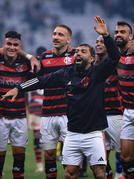 Jogadores do Flamengo comemoram após garantirem vaga na final da Copa do Brasil 2024