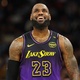 NBA: LeBron anota 'triplo-duplo', iguala Karl Malone e lidera vitória dos Lakers