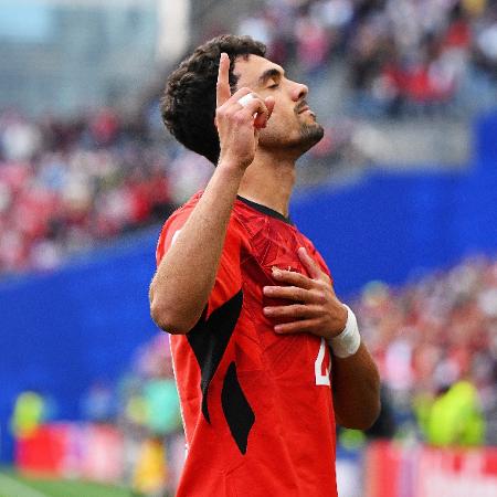 mahmoud-saber-do-egito-comemora-gol-contra-o-ira-na-copa-do-mundo-1782531965609_v2_450x450 Egito faz história na Copa ao garantir primeira vaga em mata-mata; Irã segue sonhando