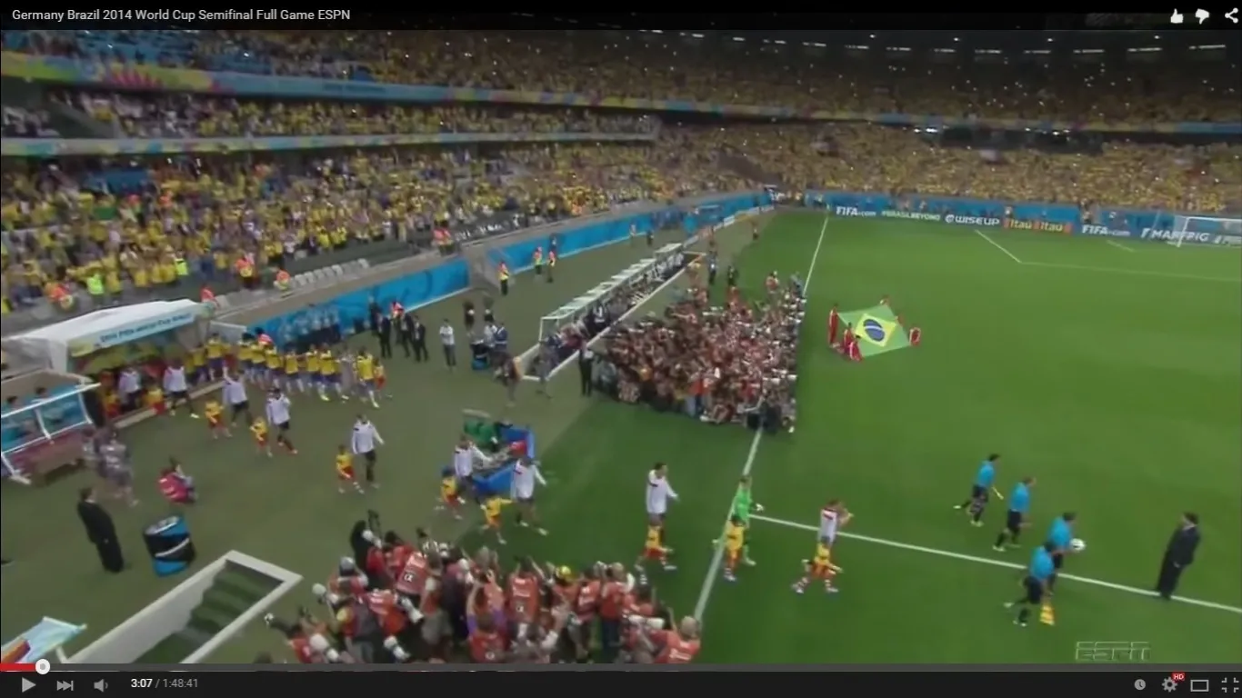 O 7 a 1 como você nunca viu! Neste álbum, vamos mostrar detalhes do maior vexame da história do futebol brasileiro. Foi mesmo um apagão? O que fez o Brasil perder? Quem trabalhou mais, Neuer ou Júlio César? Veja tudo isso a seguir, sempre a partir de imagens do próprio jogo - Reprodução