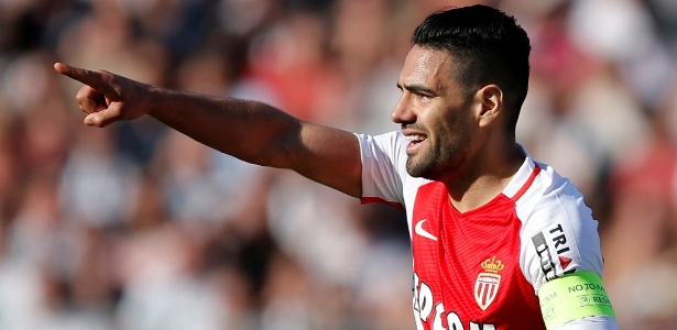 Falcao Garcia comemora após fazer o gol da vitória do Monaco sobre o Angers - REUTERS/Stephane Mahe