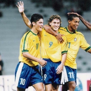 10 'dibres' inesquecíveis de Ronaldinho Gaúcho - UOL Esporte
