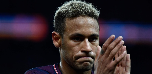 Camisa de Neymar vai para museu - CHRISTOPHE SIMON/AFP