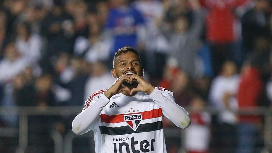 Reinaldo celebra gol do São Paulo contra o Corinthians - Marcello Zambrana/AGIF