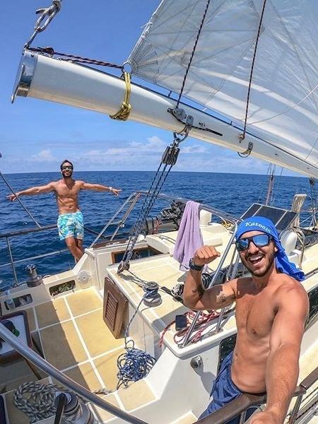 Celso Pereira Neto e Lucas Faraco estão em volta ao mundo de barco - Reprodução/Instagram