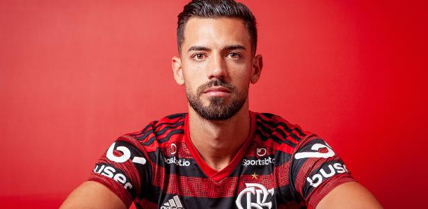 Pablo Marí pode retornar ao Flamengo com pré-contrato em aberto