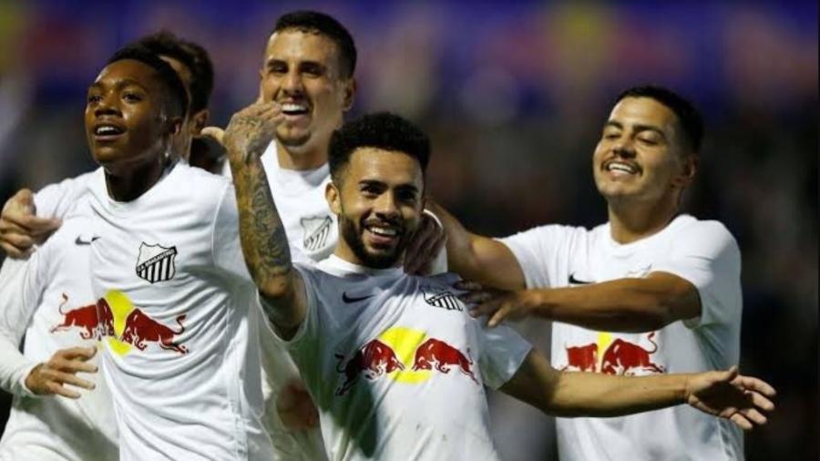 Claudinho comemora gol do Red Bull Bragantino na Série B do Campeonato Brasileiro - Divulgação