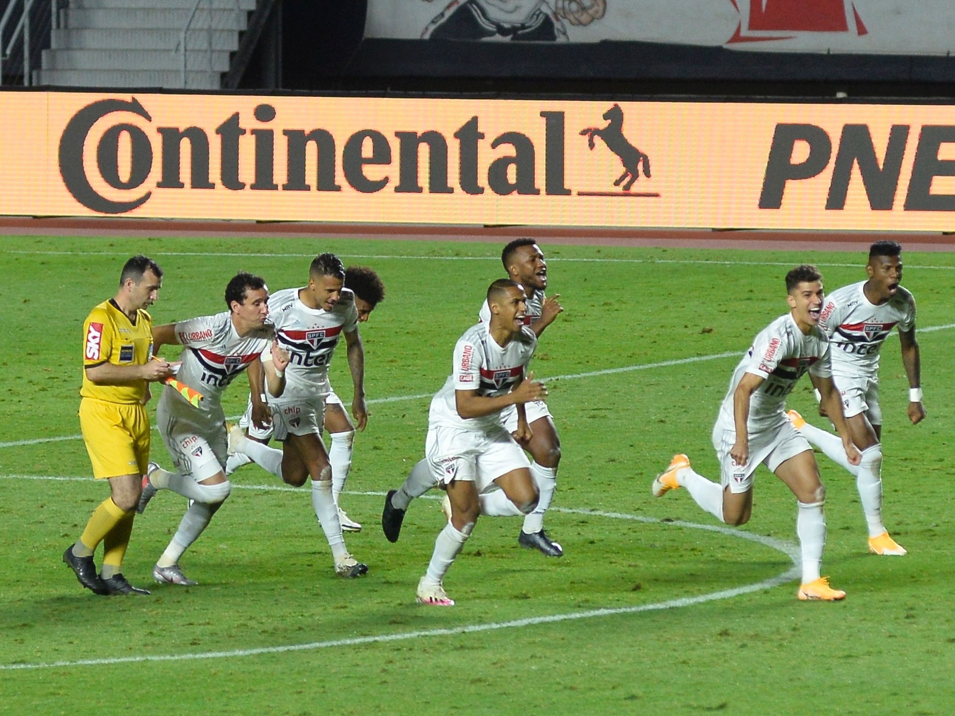 Em jogo equilibrado, São Paulo é efetivo contra o Fortaleza; veja números -  Gazeta Esportiva