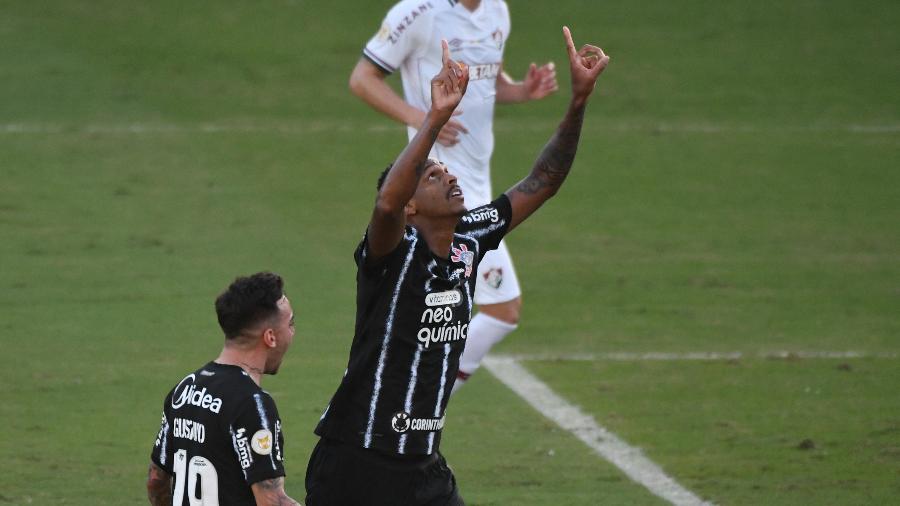 Jô, atacante do Corinthians, comemora gol contra o Fluminense, em duelo pelo Campeonato Brasileiro 2021 - ALEXANDRE BRUM/ENQUADRAR/ESTADÃO CONTEÚDO