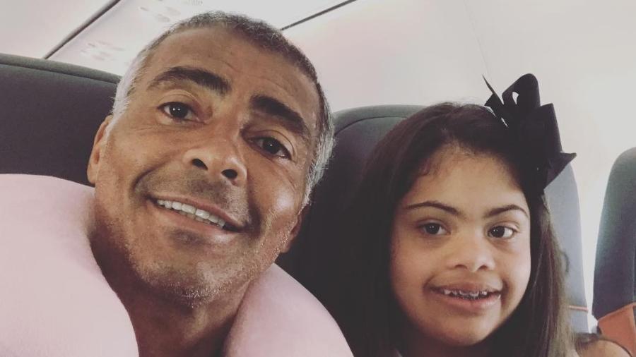 O deputado Romário ao lado da filha Ivy; carta com criticas ao ministro da Educação - Reprodução/Instagram